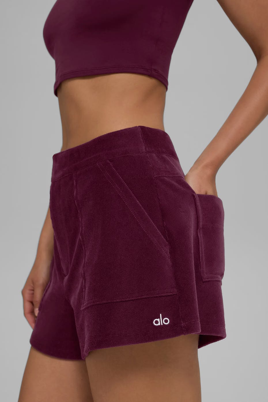 Alo Yoga Micro Corduroy On Duty Short - Burgundy