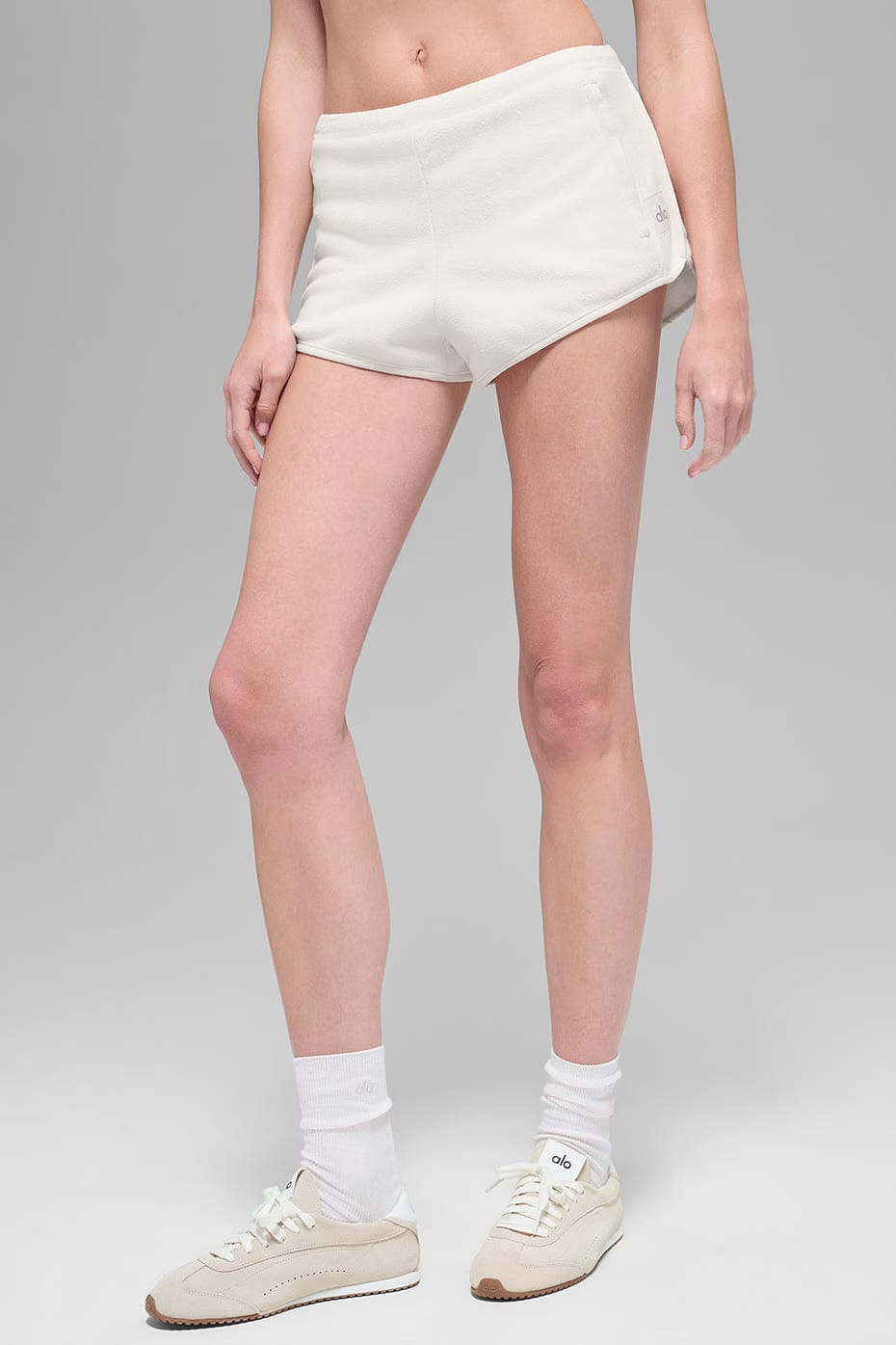Alo Yoga Polar Fleece Retreat Short - Ivory