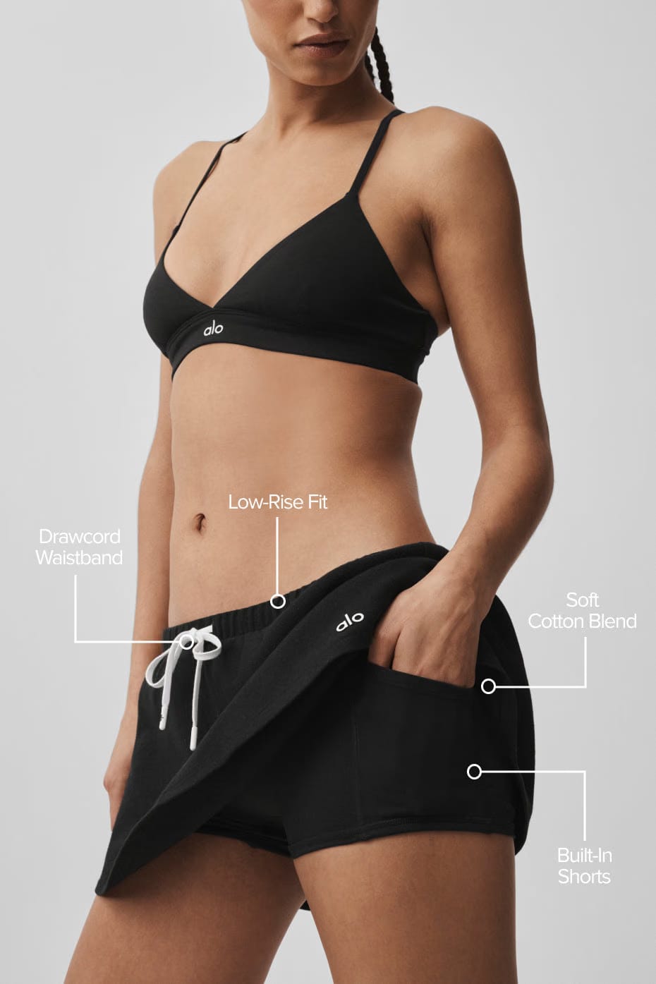 Alo Yoga Low-Rise Fan Favorite Micro Skirt - Black