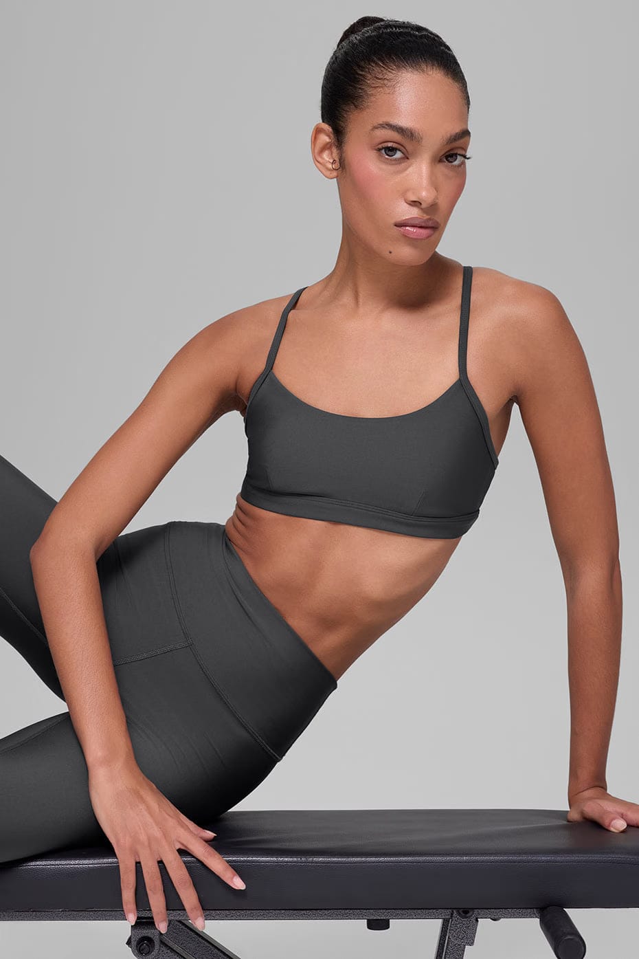Alo Yoga Airlift Intrigue Bra - Anthracite