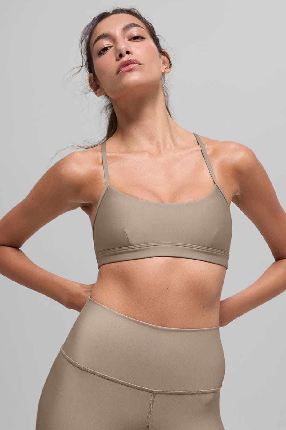 Alo Yoga Airlift Intrigue Bra - Gravel