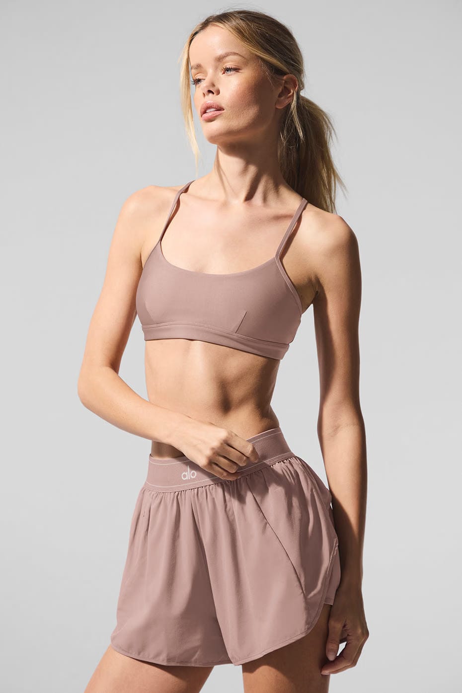 Alo Yoga Airlift Intrigue Bra - Taupe