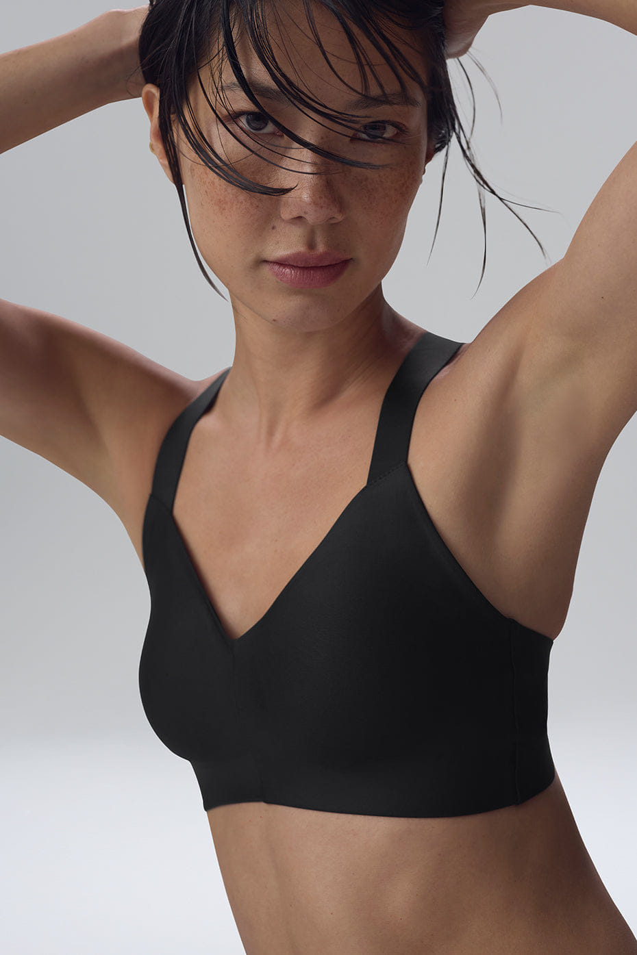 Alo Yoga Airlift Strength Bra - Black