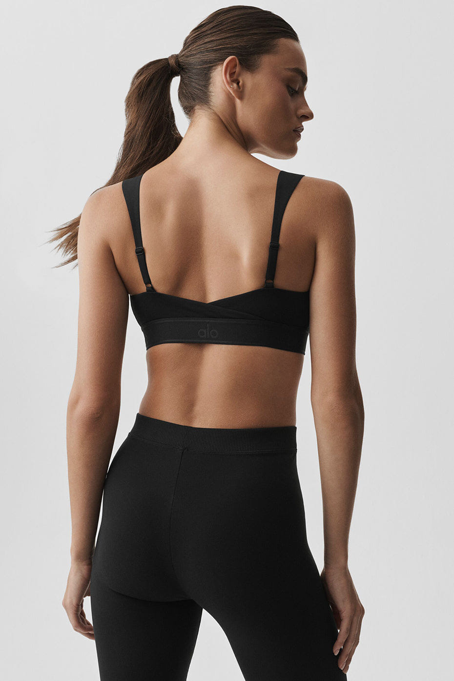 Alo Yoga Alosoft Molded Showcase Bra - Black
