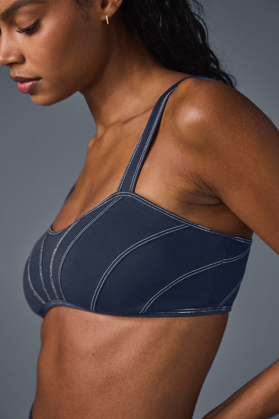 Alo Yoga Alosoft Sunray Bra - Navy/Ivory