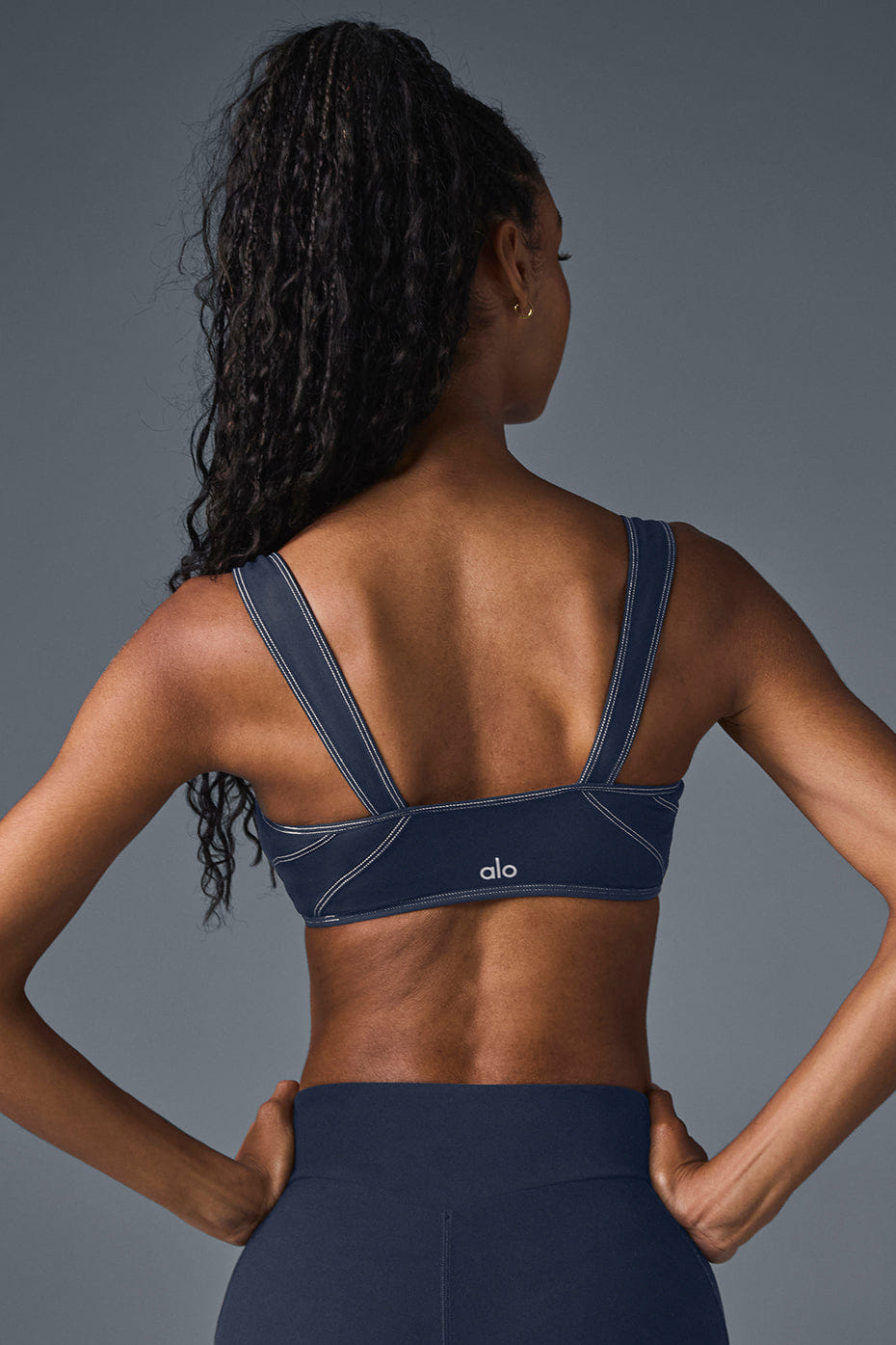 Alo Yoga Alosoft Sunray Bra - Navy/Ivory