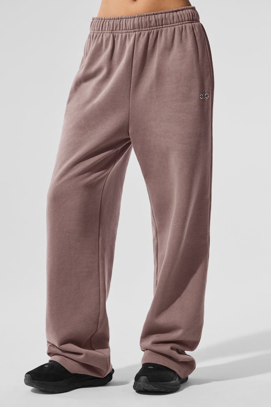 Alo Yoga Accolade Straight Leg Sweatpant - Mushroom