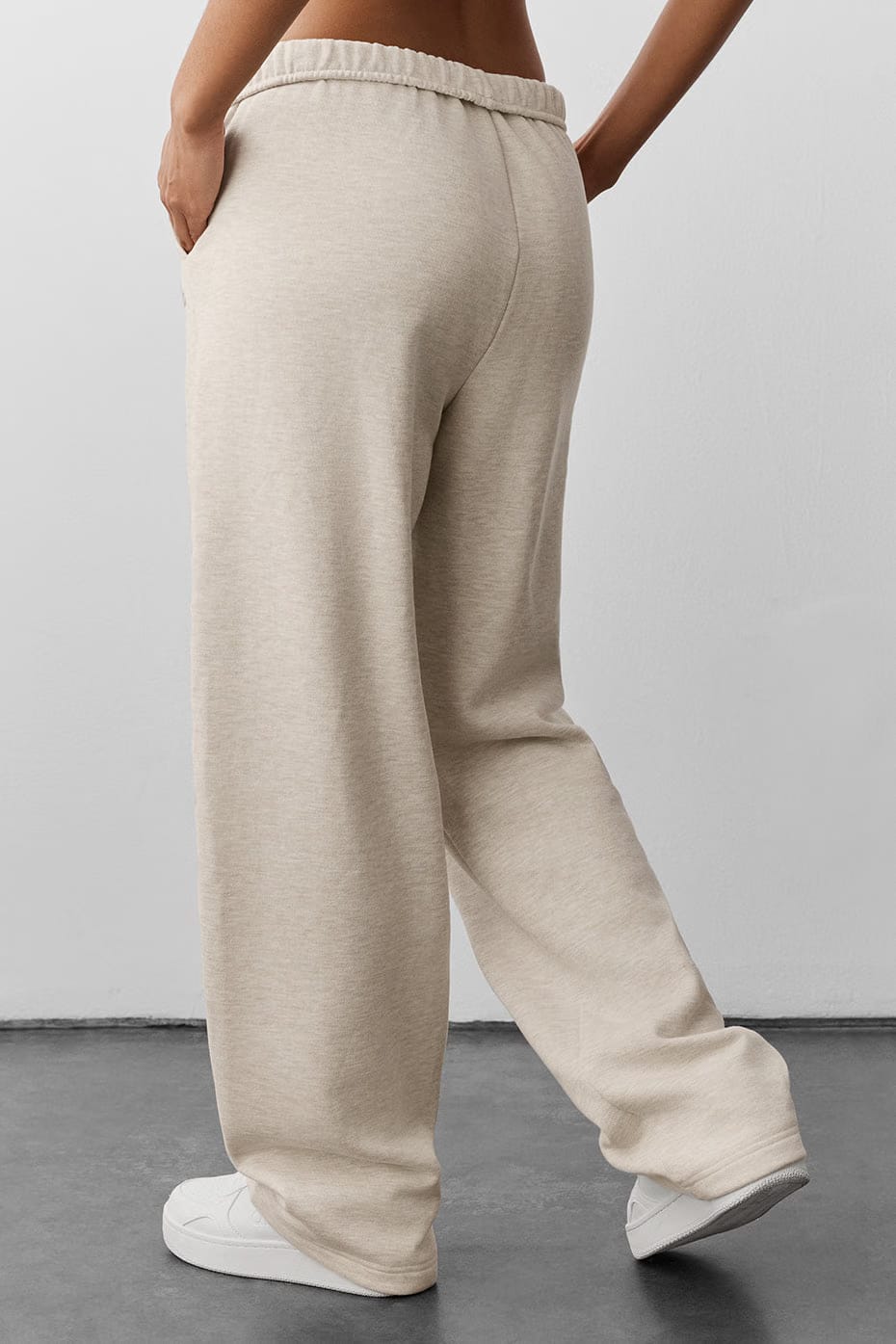 Alo Yoga Accolade Straight Leg Sweatpant - Oatmeal Heather