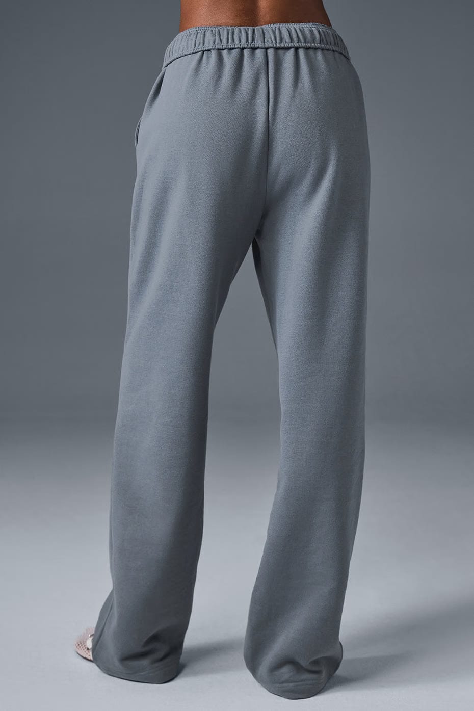 Alo Yoga Accolade Straight Leg Sweatpant - Steel Grey