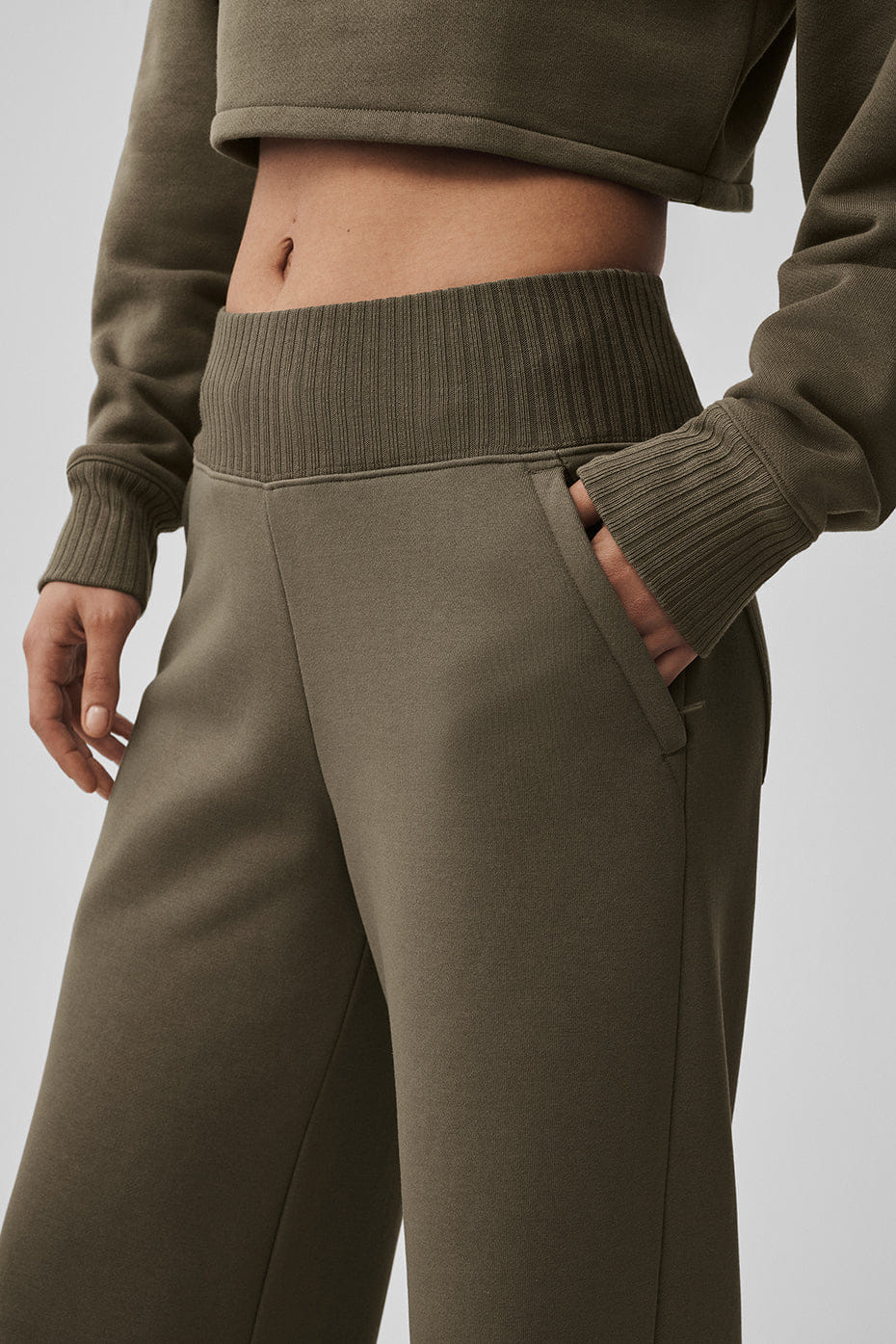 Alo Yoga Serenity Wide Leg Sweatpant - Olive Tree