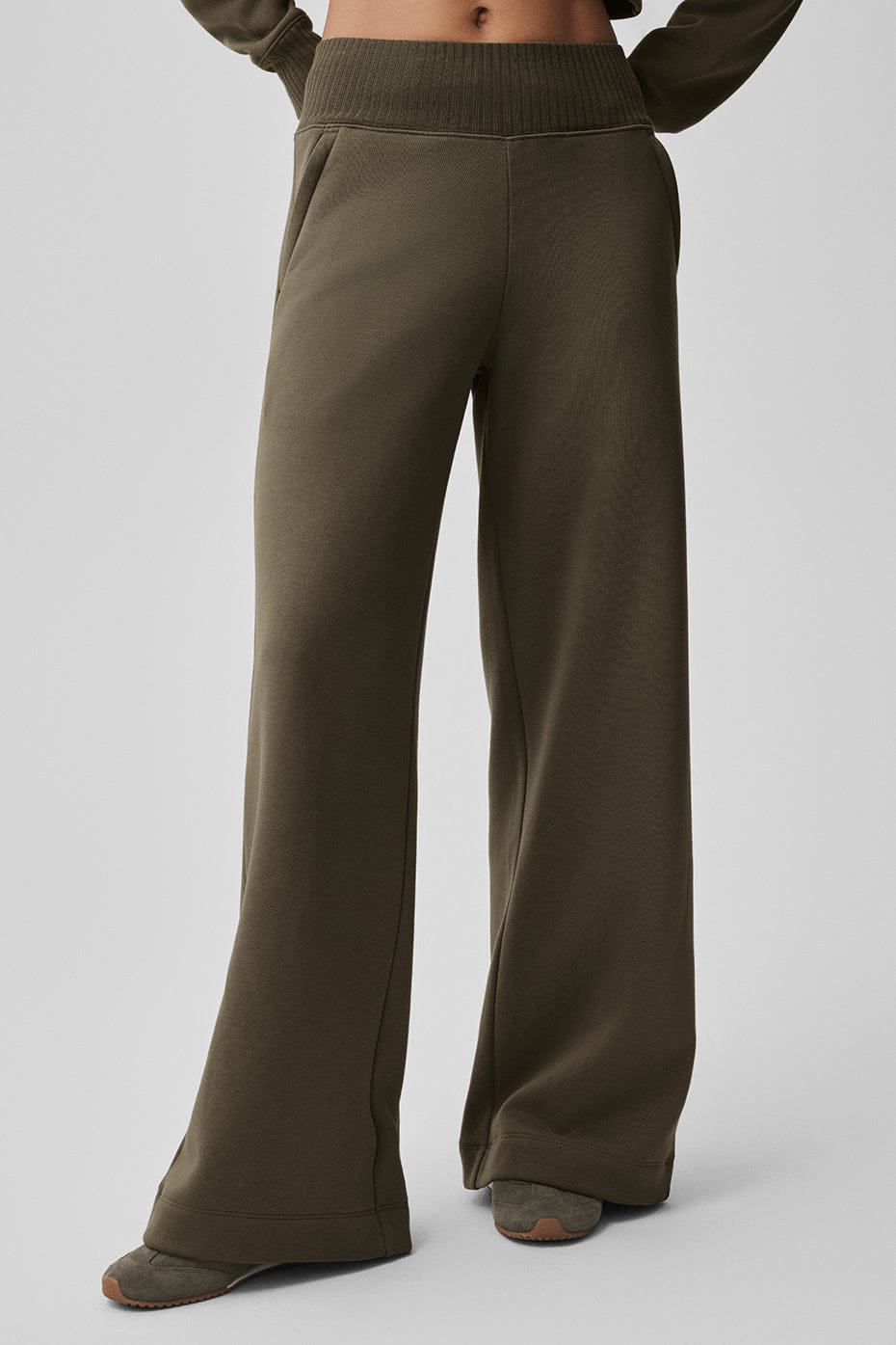 Alo Yoga Serenity Wide Leg Sweatpant - Olive Tree