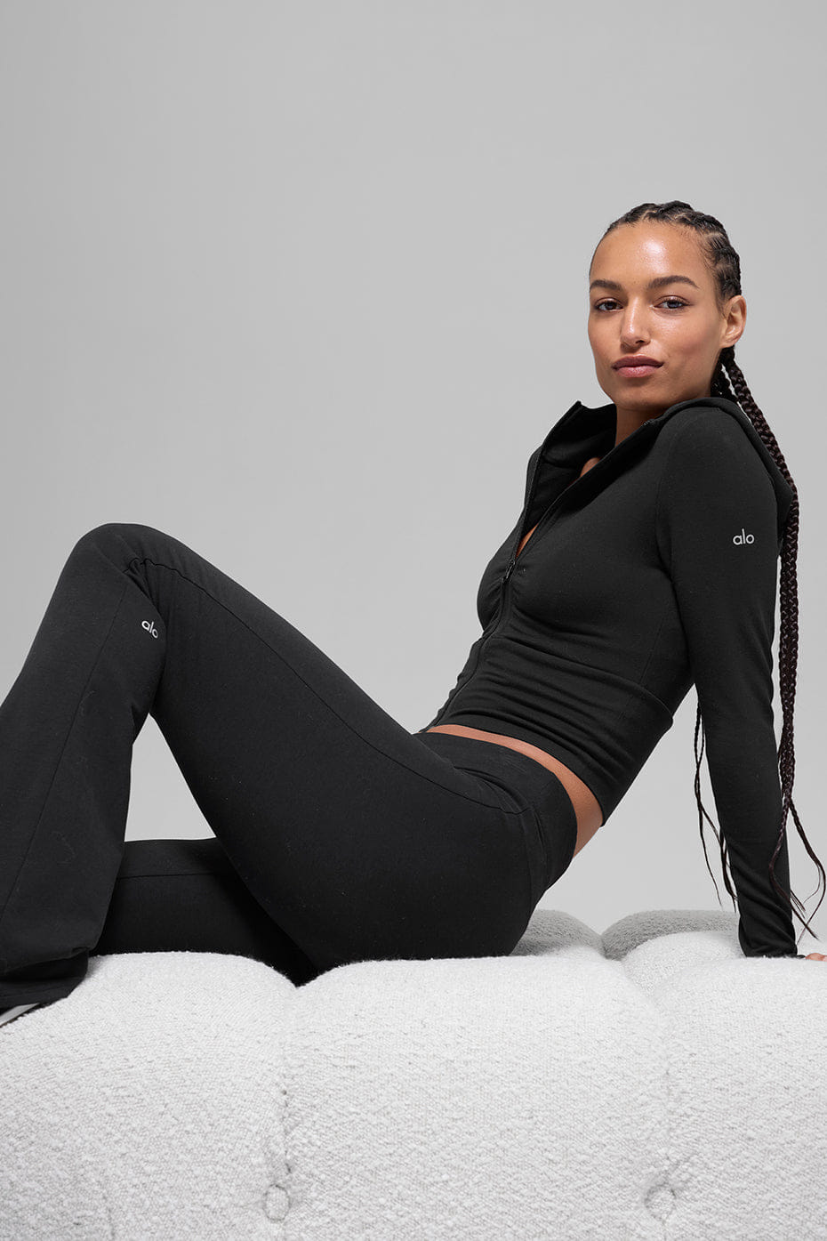 Alo Yoga Sway Bootcut Sweatpant - Black