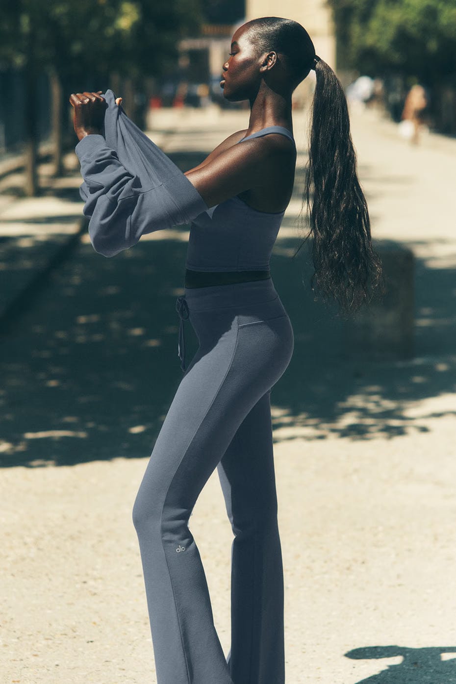 Alo Yoga Sway Bootcut Sweatpant - Bluestone