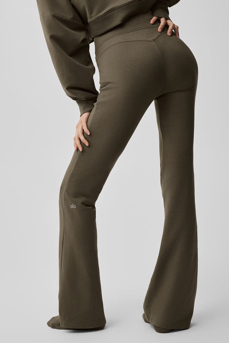 Alo Yoga Sway Bootcut Sweatpant - Olive Tree