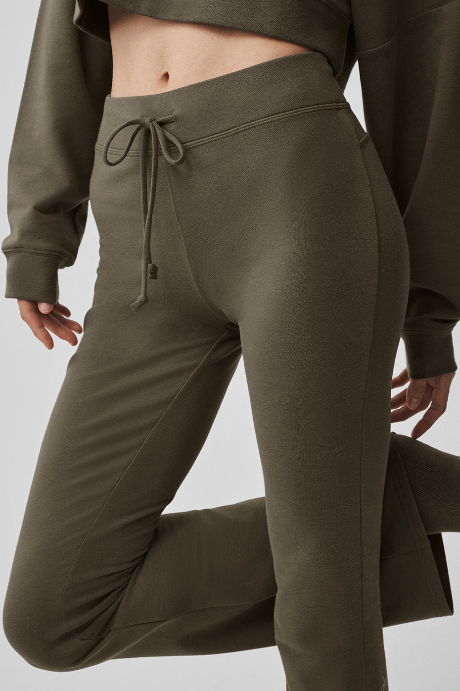 Alo Yoga Sway Bootcut Sweatpant - Olive Tree