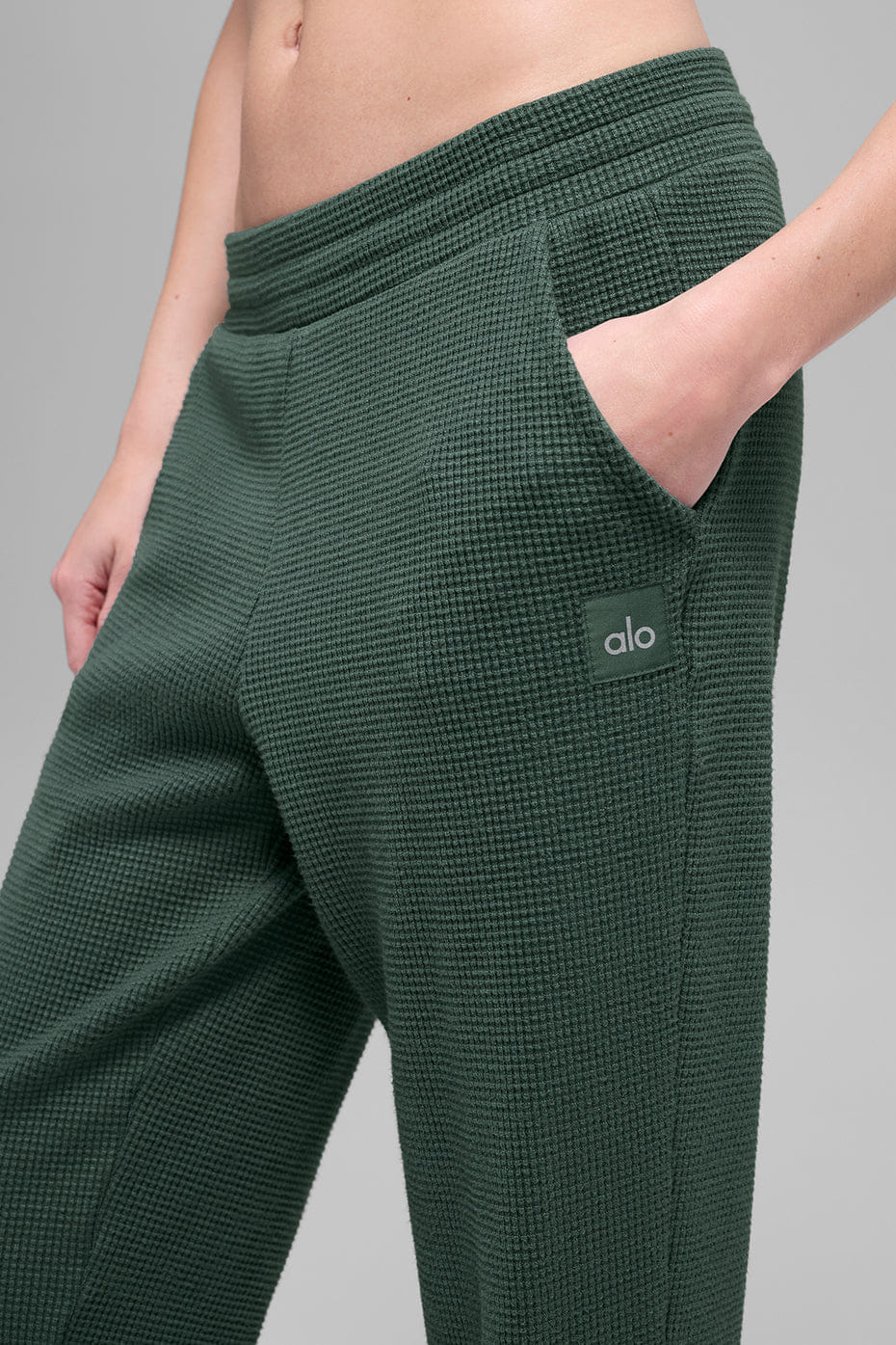 Alo Yoga Waffle Weekend Escape Jogger - Clover Green