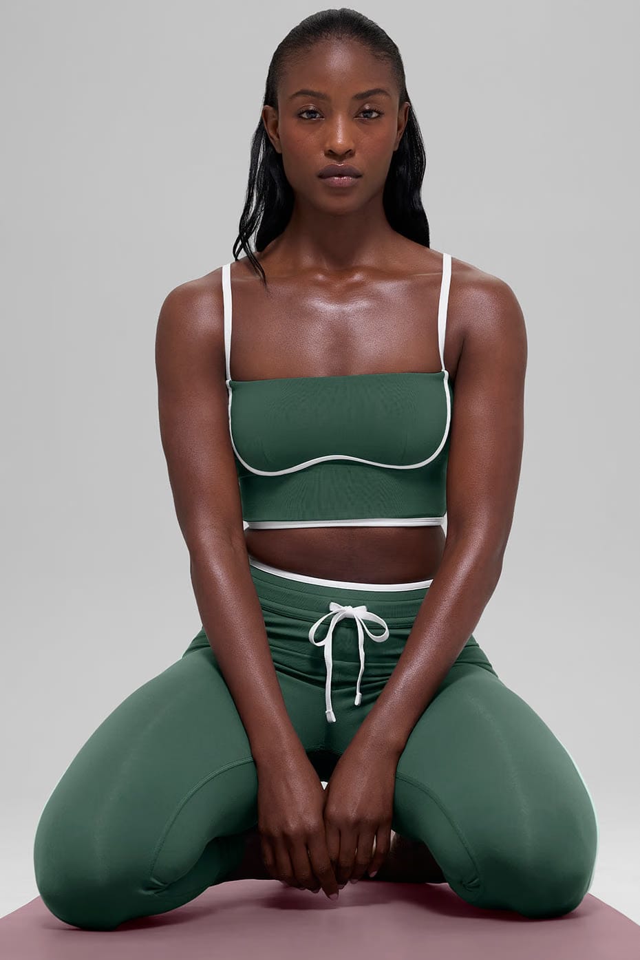 Alo Yoga Airbrush Streamlined Bra Tank - Clover Green/White