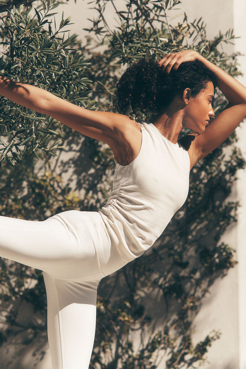 Alo Yoga Ribbed En Pointe Tank - Ivory