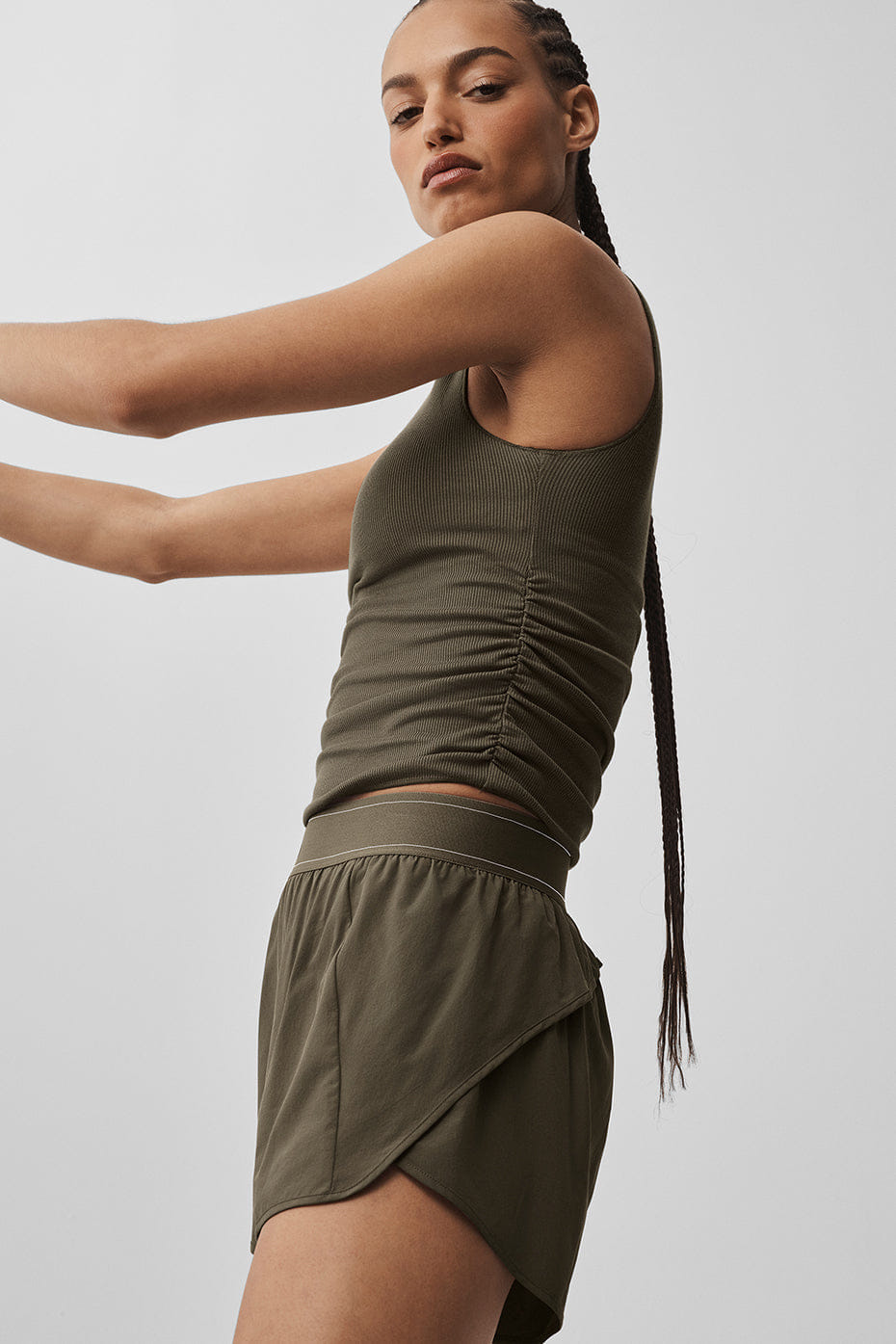 Alo Yoga Ribbed En Pointe Tank - Olive Tree