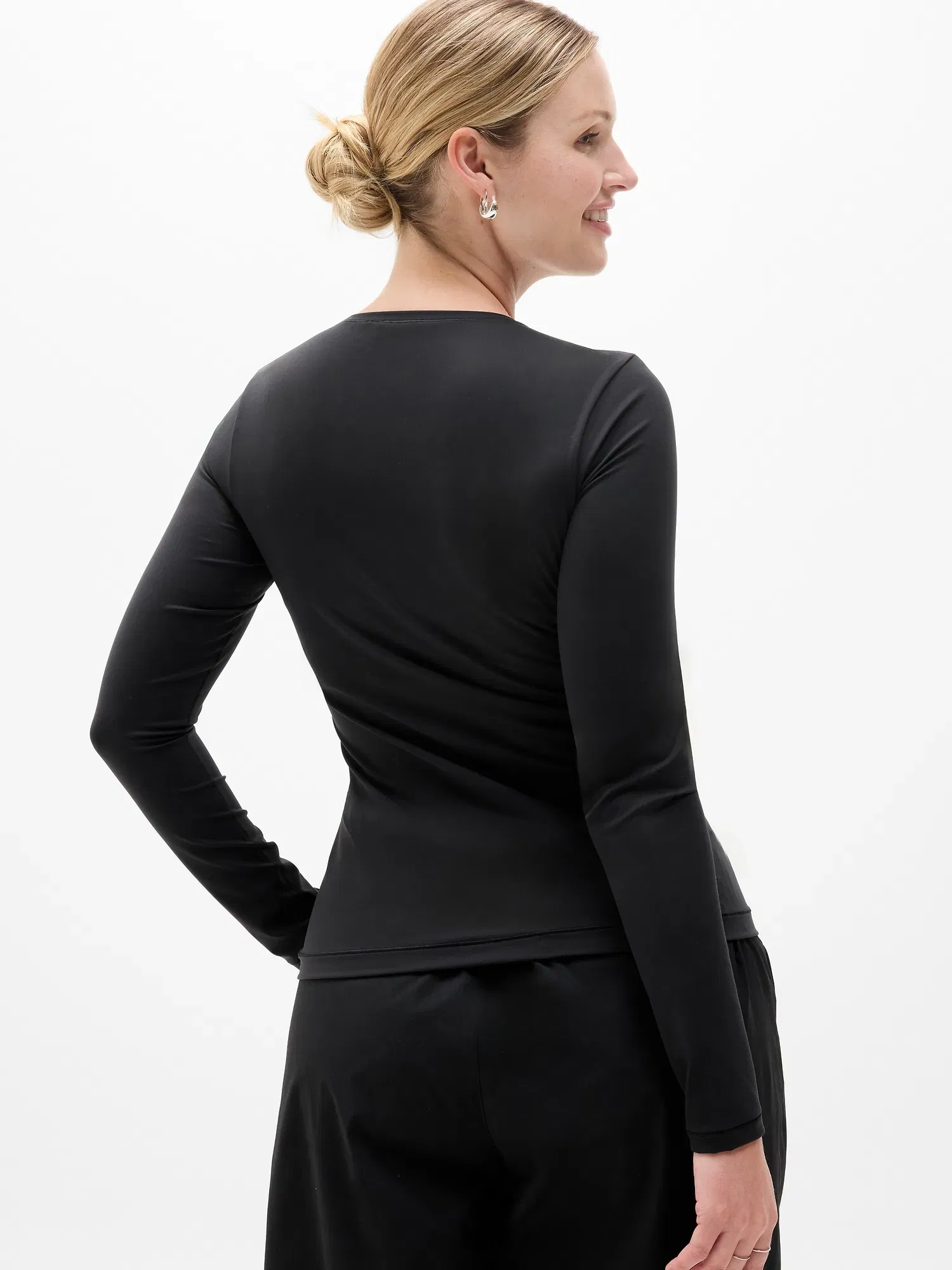 Athleta BodyMove Crew Neck Long Sleeve Top - Black (Black)