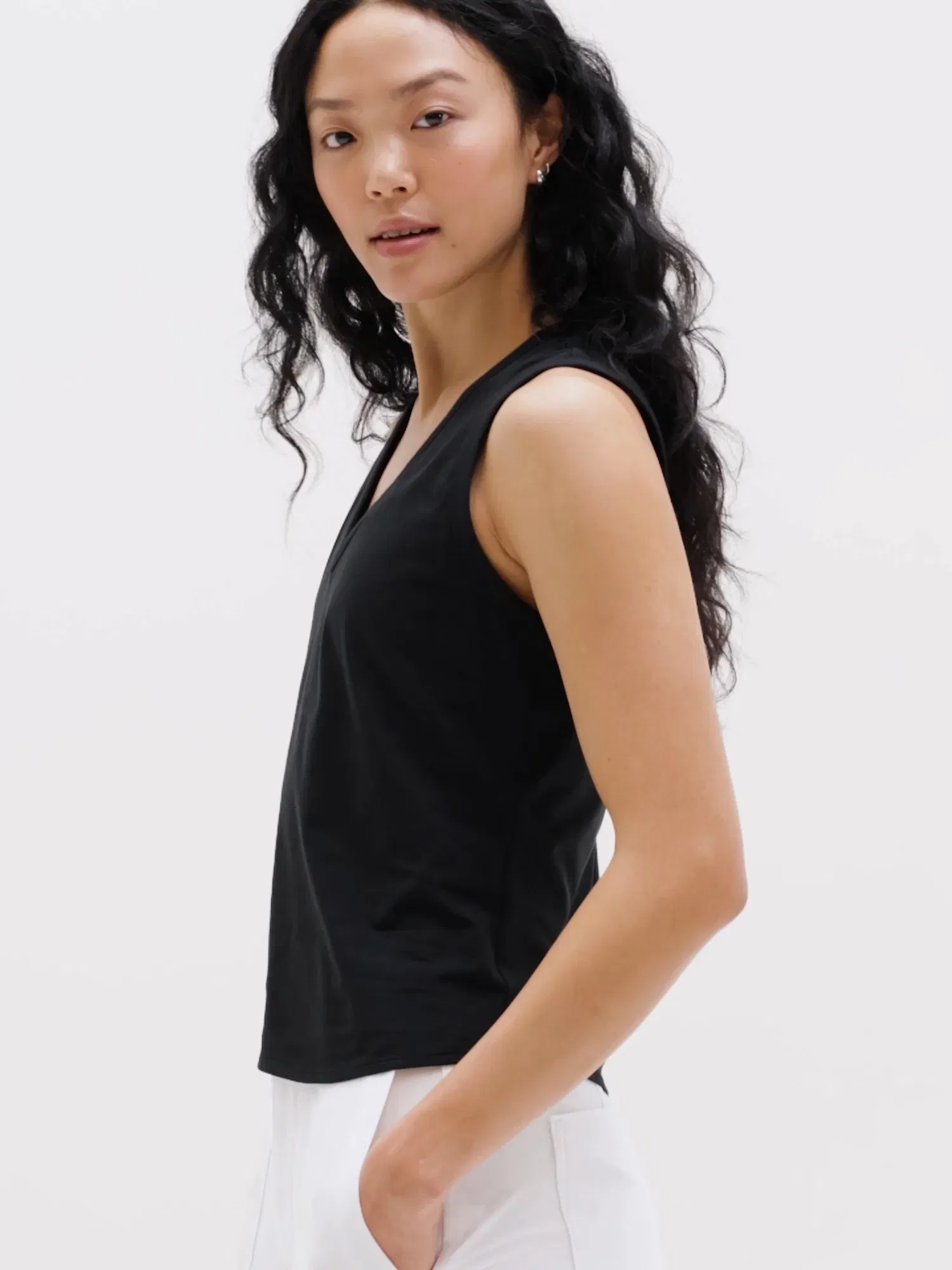 Athleta Foundation V-Neck Tank - Black (Black)