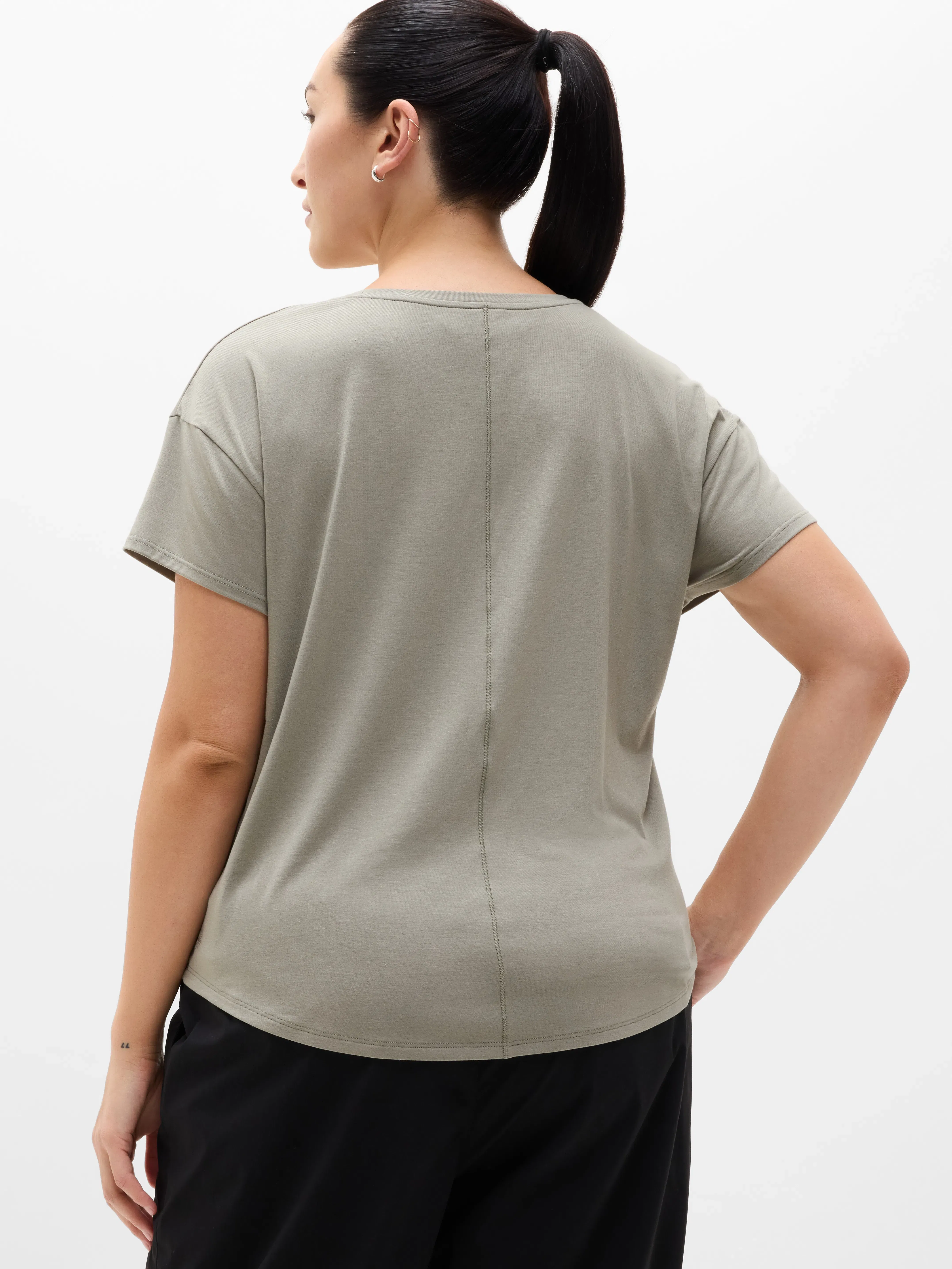 Athleta Move With Ease T-Shirt - Green (Willow)