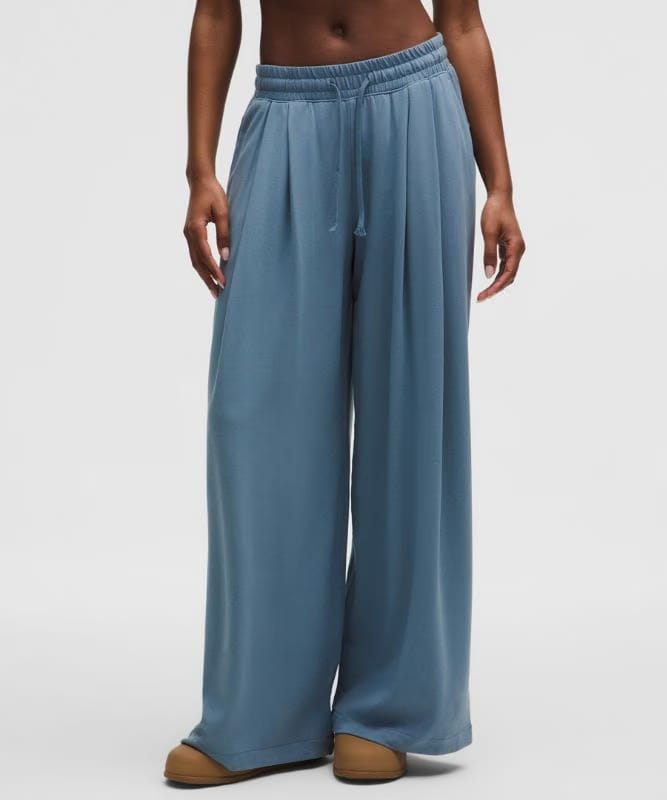 lululemon BeCalm High-Rise Pleated Extra-Wide Leg Pant *Updated Fabric - Black