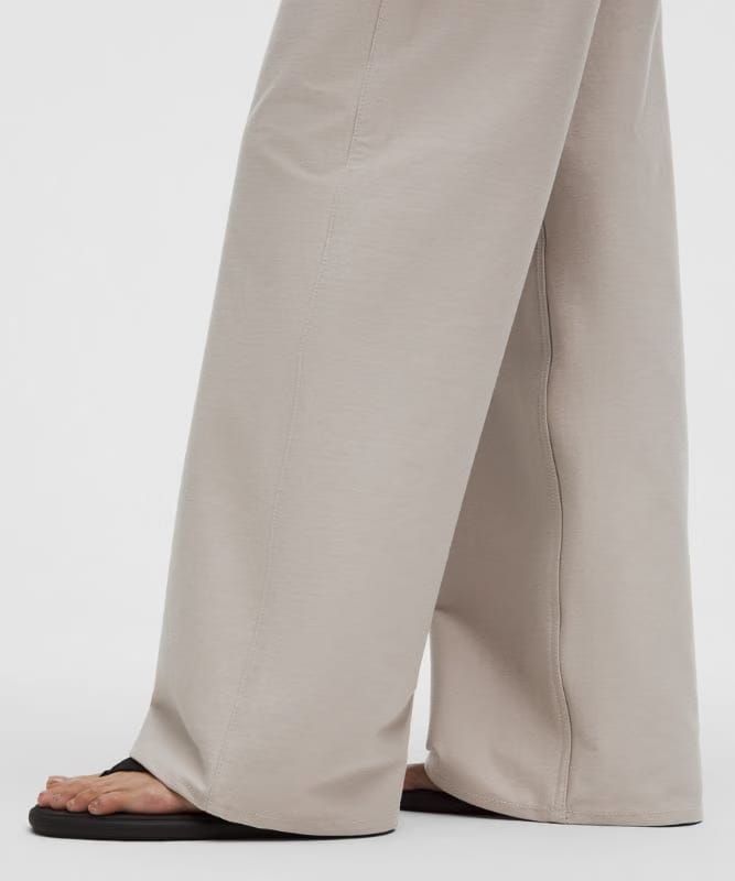 lululemon EasyFive Low-Rise Classic Wide-Leg Pant *Regular - Black