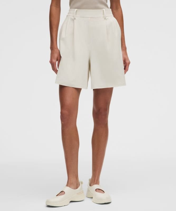 lululemon Daydrift Pleated High-Rise Short 7" - Light Ivory