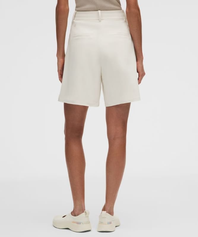 lululemon Daydrift Pleated High-Rise Short 7" - Light Ivory