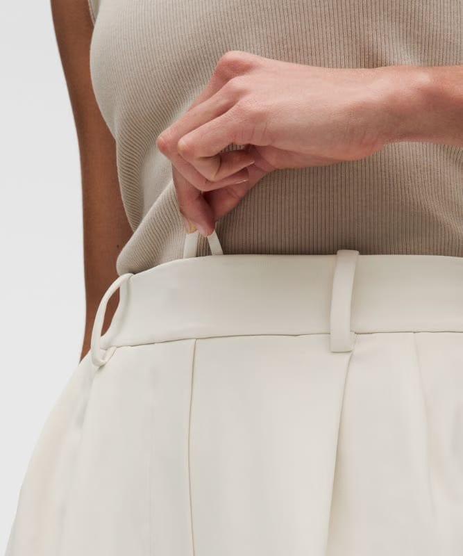 lululemon Daydrift Pleated High-Rise Short 7" - Light Ivory
