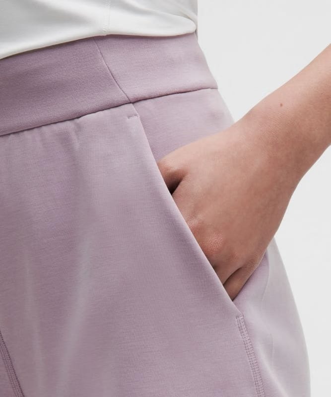 lululemon Softstreme High-Rise Short 4" - Lotus Lavender