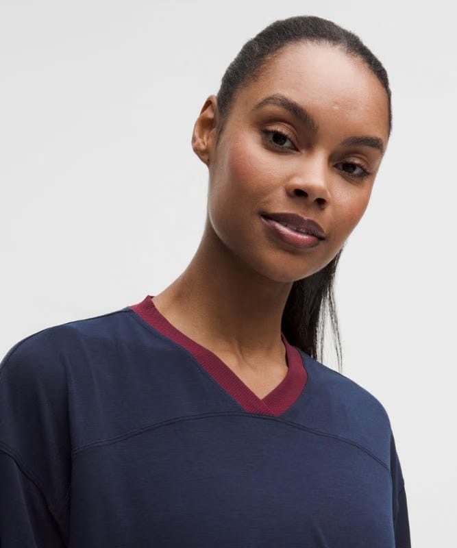 lululemon Jersey Training V-Neck T-Shirt - True Navy/Burgundy Bay
