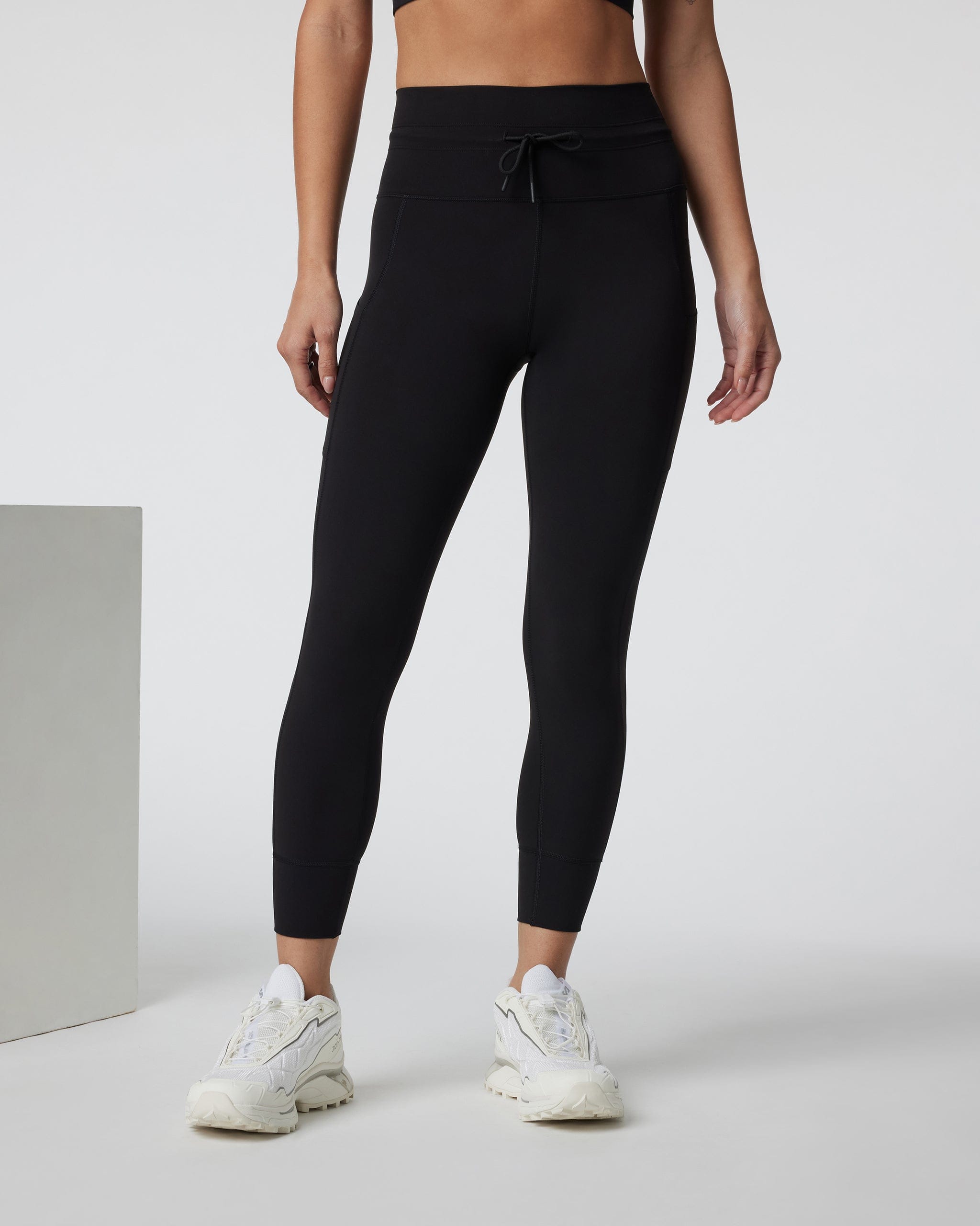 Vuori Daily Legging - Short - Black