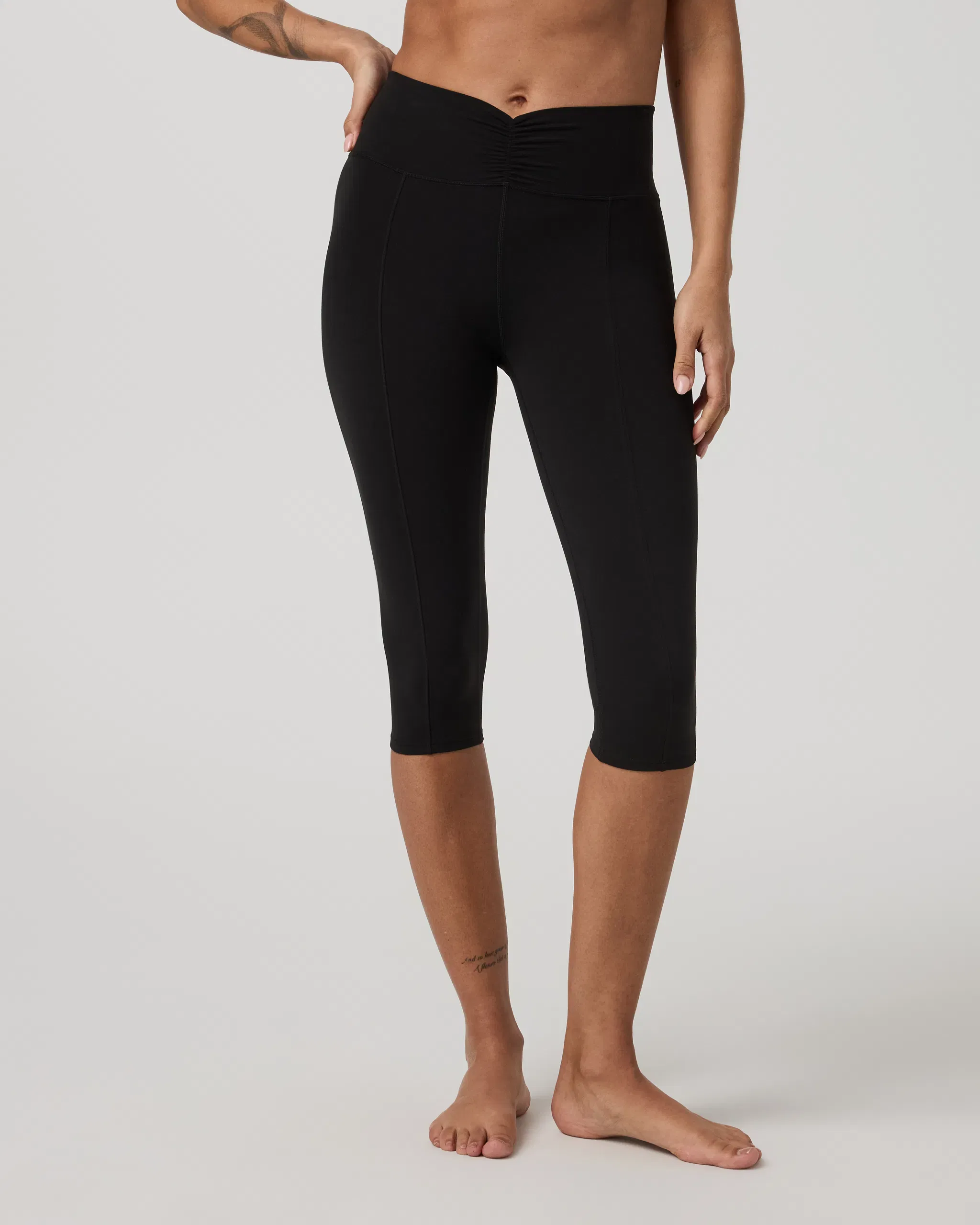 Vuori AllTheFeels™ Shirred Crop - Black