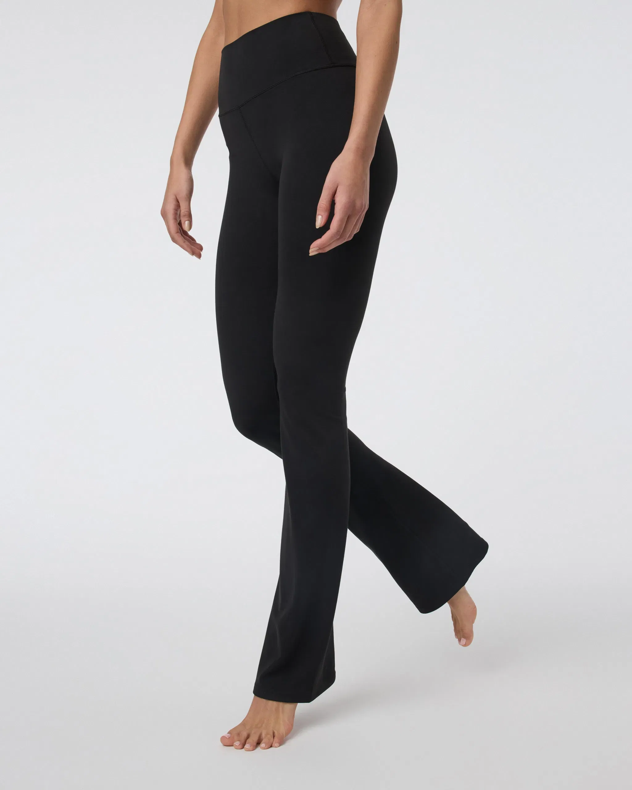 Vuori AllTheFeels™ Slim Flare - Short - Black