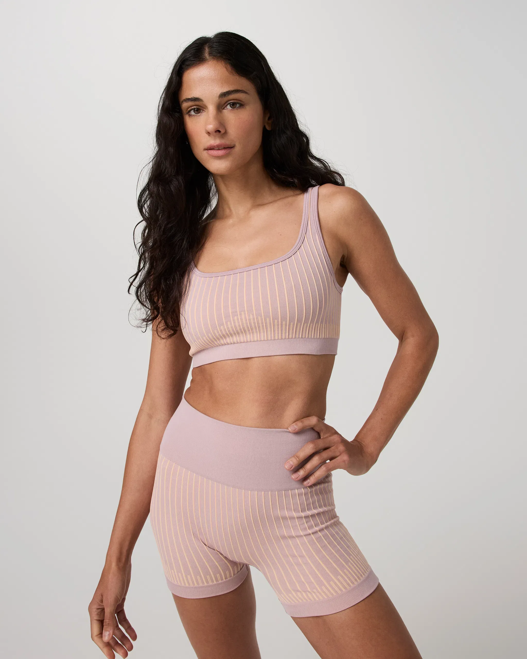 Vuori Bi-Color Seamless Longline Bra - Light Peach/Desert Mauve