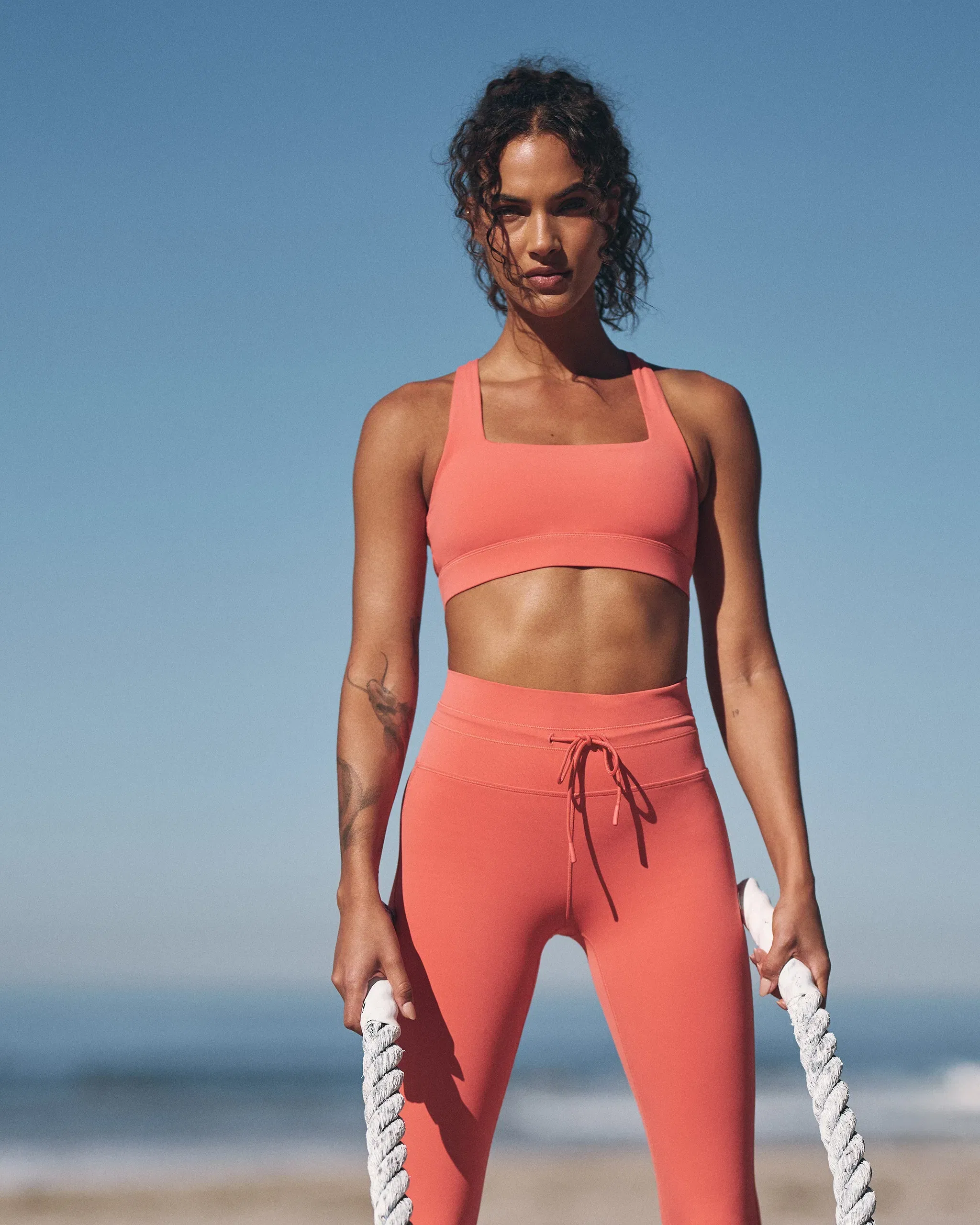 Vuori Daily Form Bra - Bright Coral
