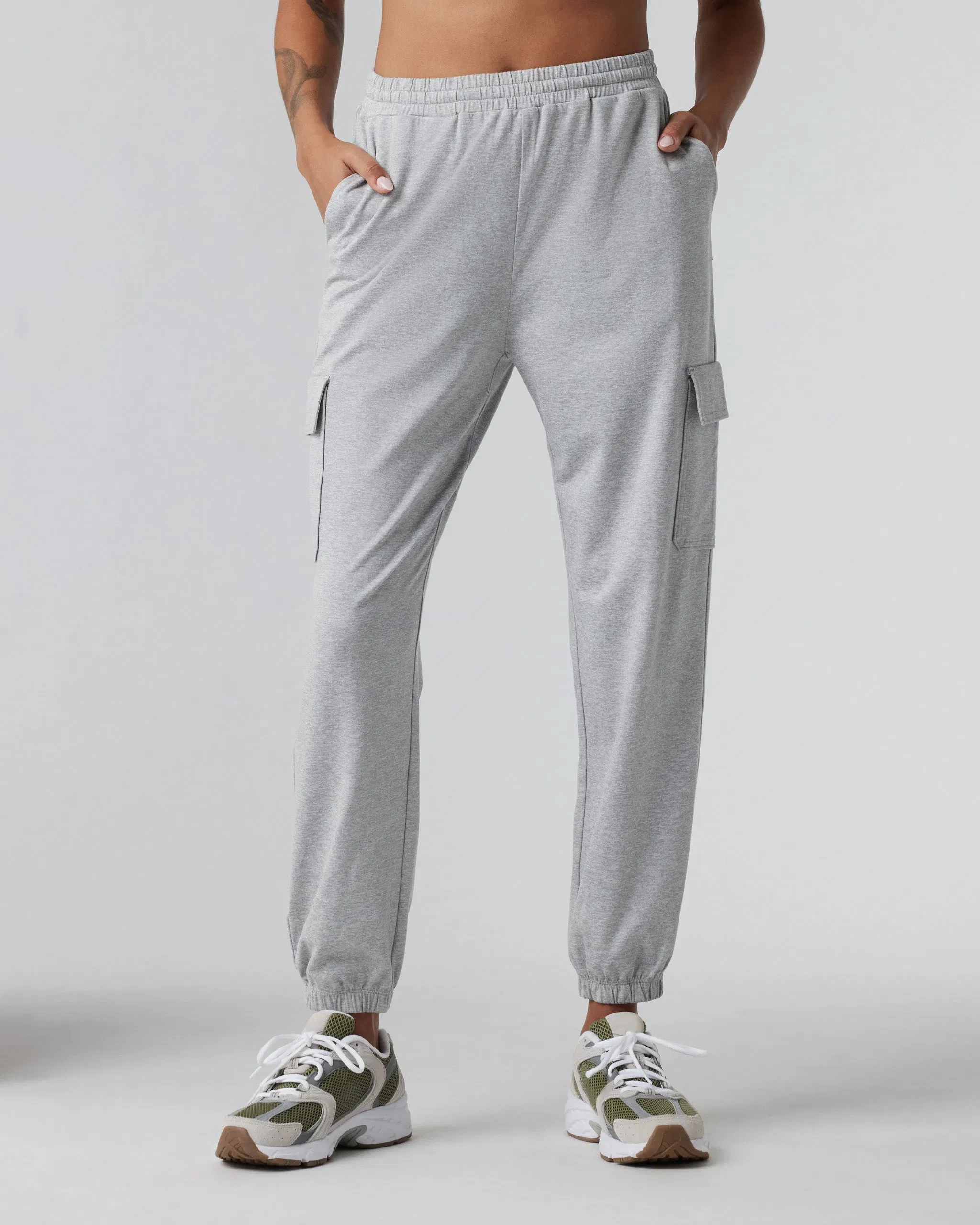 Vuori Boyfriend Cargo Sweatpant - Black Heather
