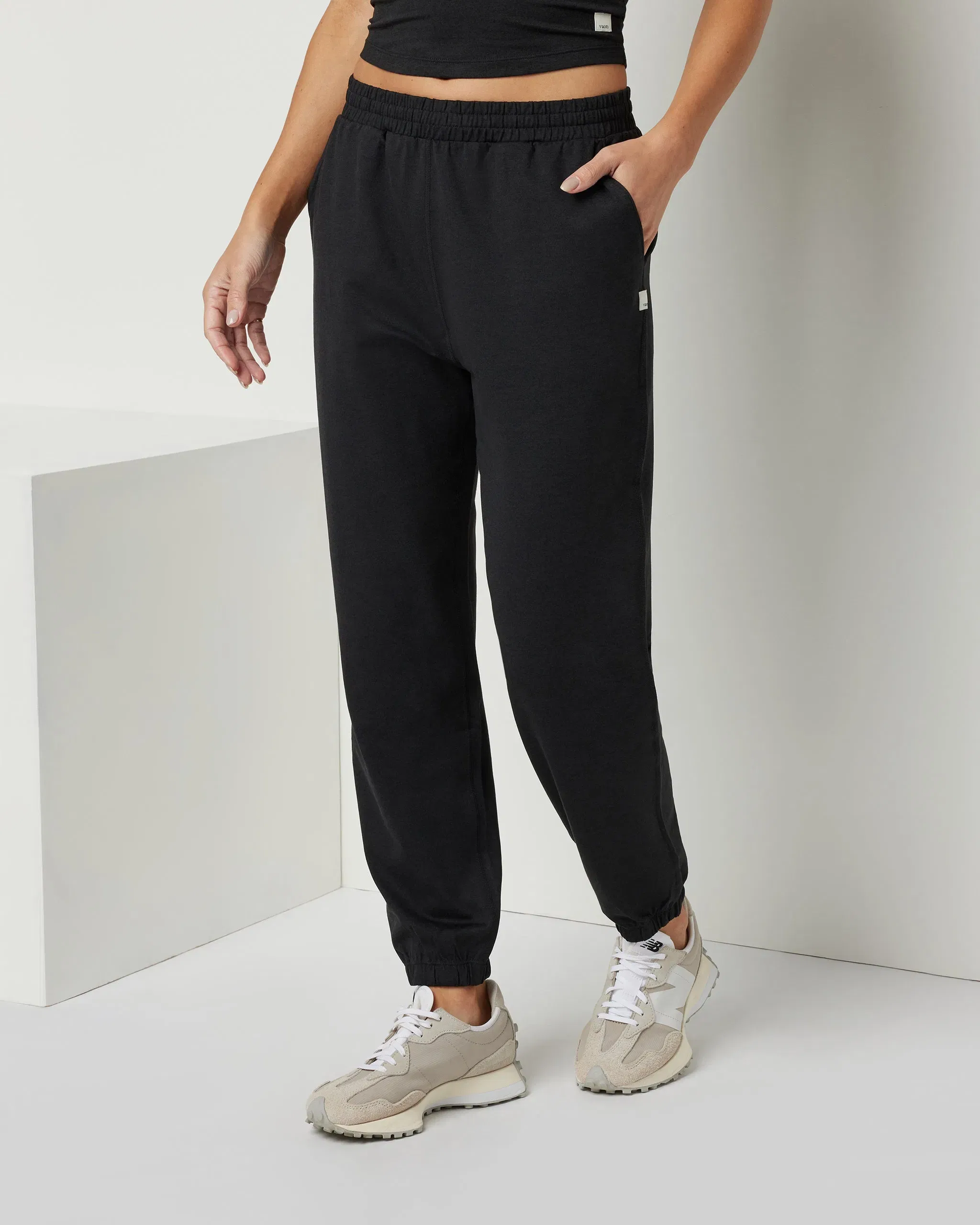 Vuori Boyfriend Sweatpant - Black Heather