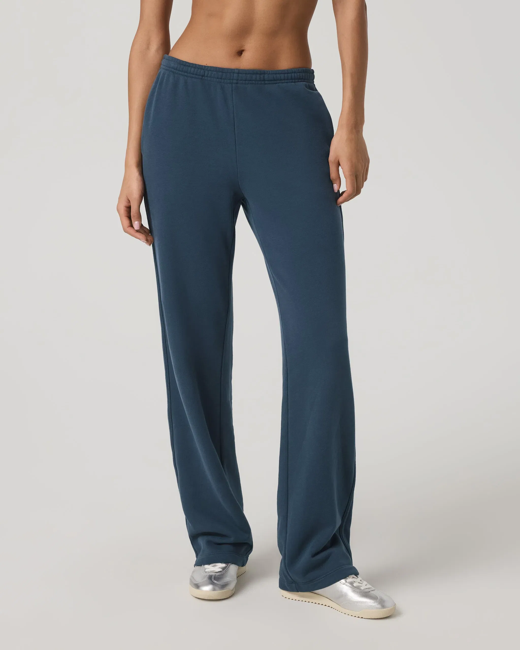 Vuori Sedona Straight Leg Sweatpant-Long - Black
