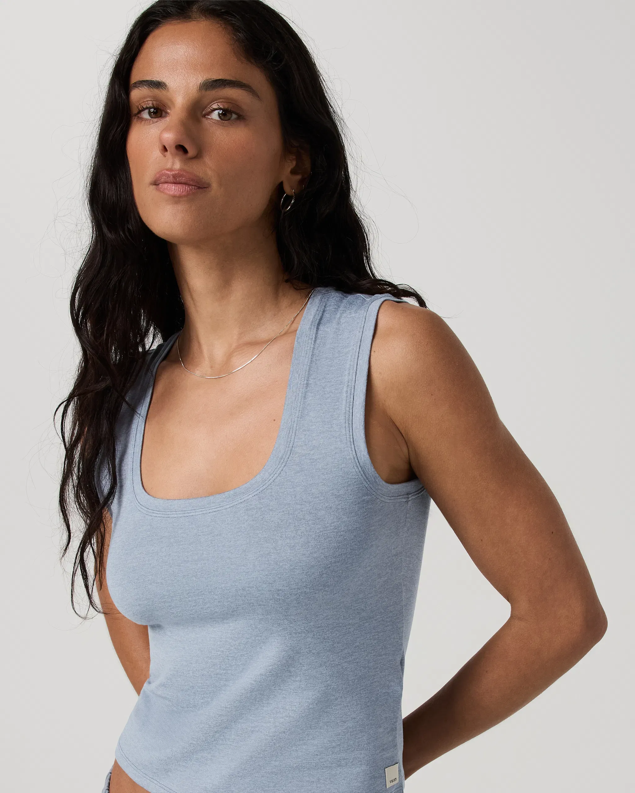 Vuori Halo Essential Scoop Tank - Coastal Fog Heather