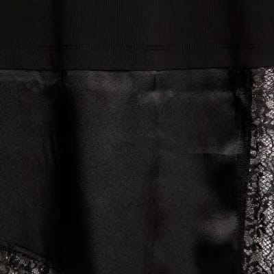 Black Lace Hem Aysmmetric T-Shirt