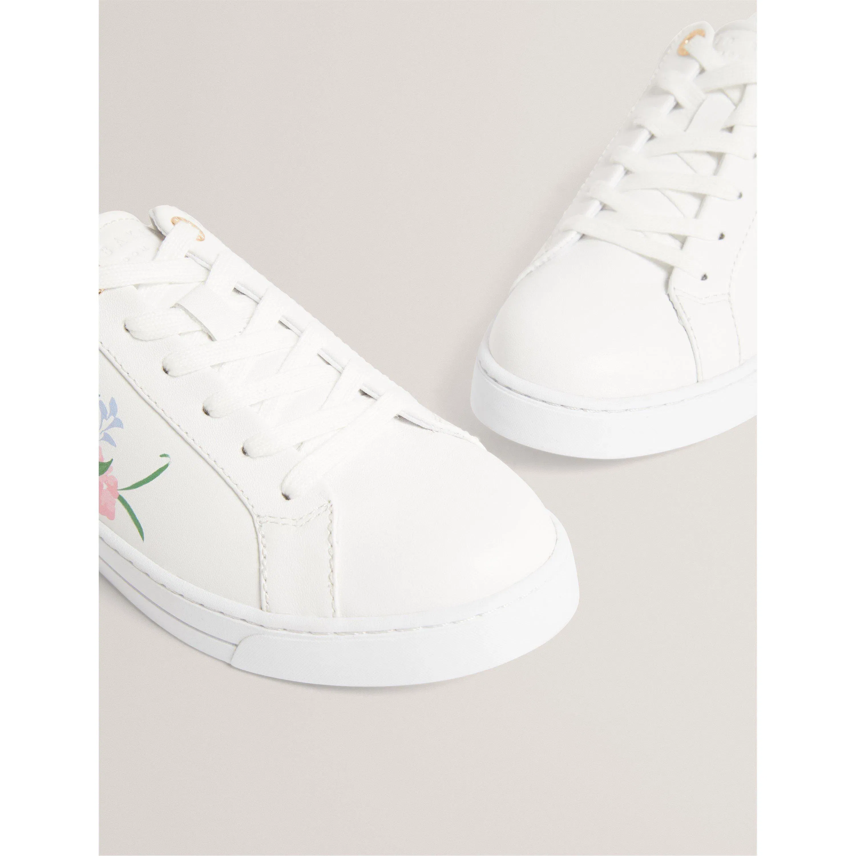 Low-Top Trainers