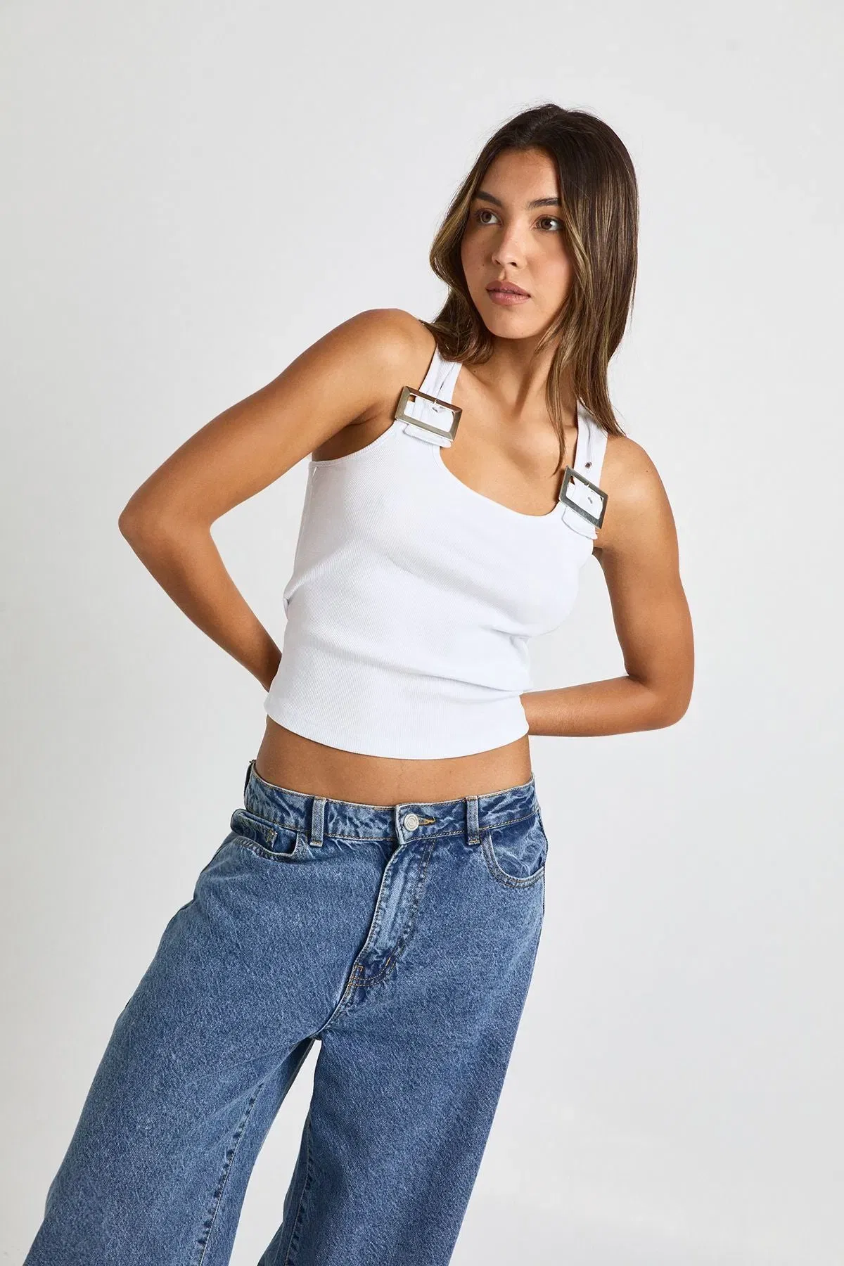 Rib Buckle Trim Sleeveless Top