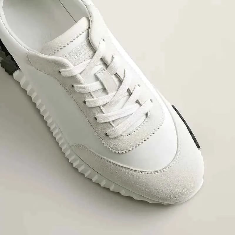Bouncing sneaker