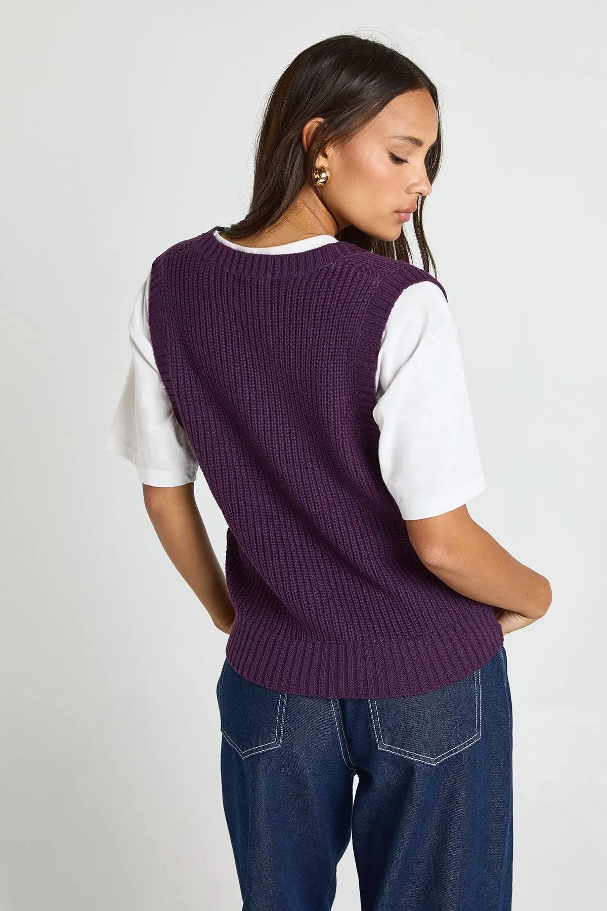 Boxy Fitted Knitted Vest