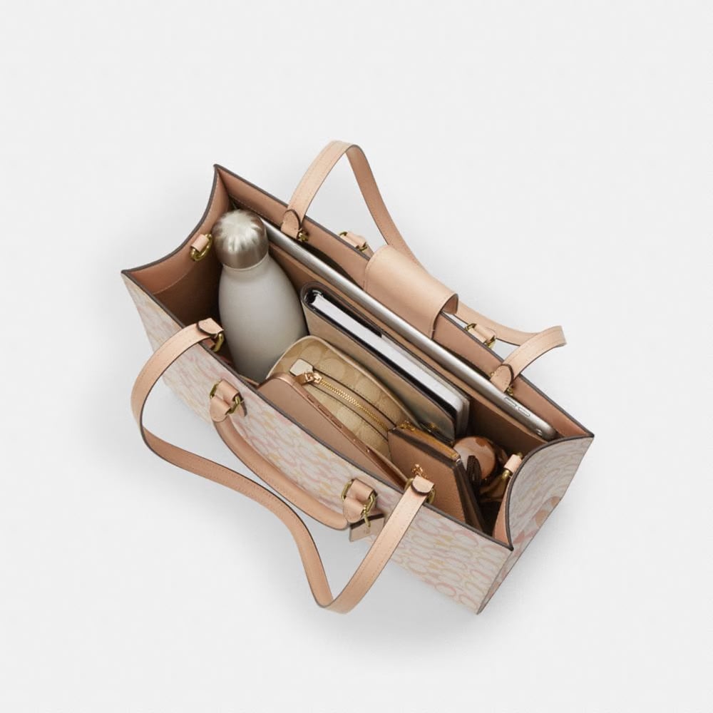 Maggie Tote Bag In Signature Canvas