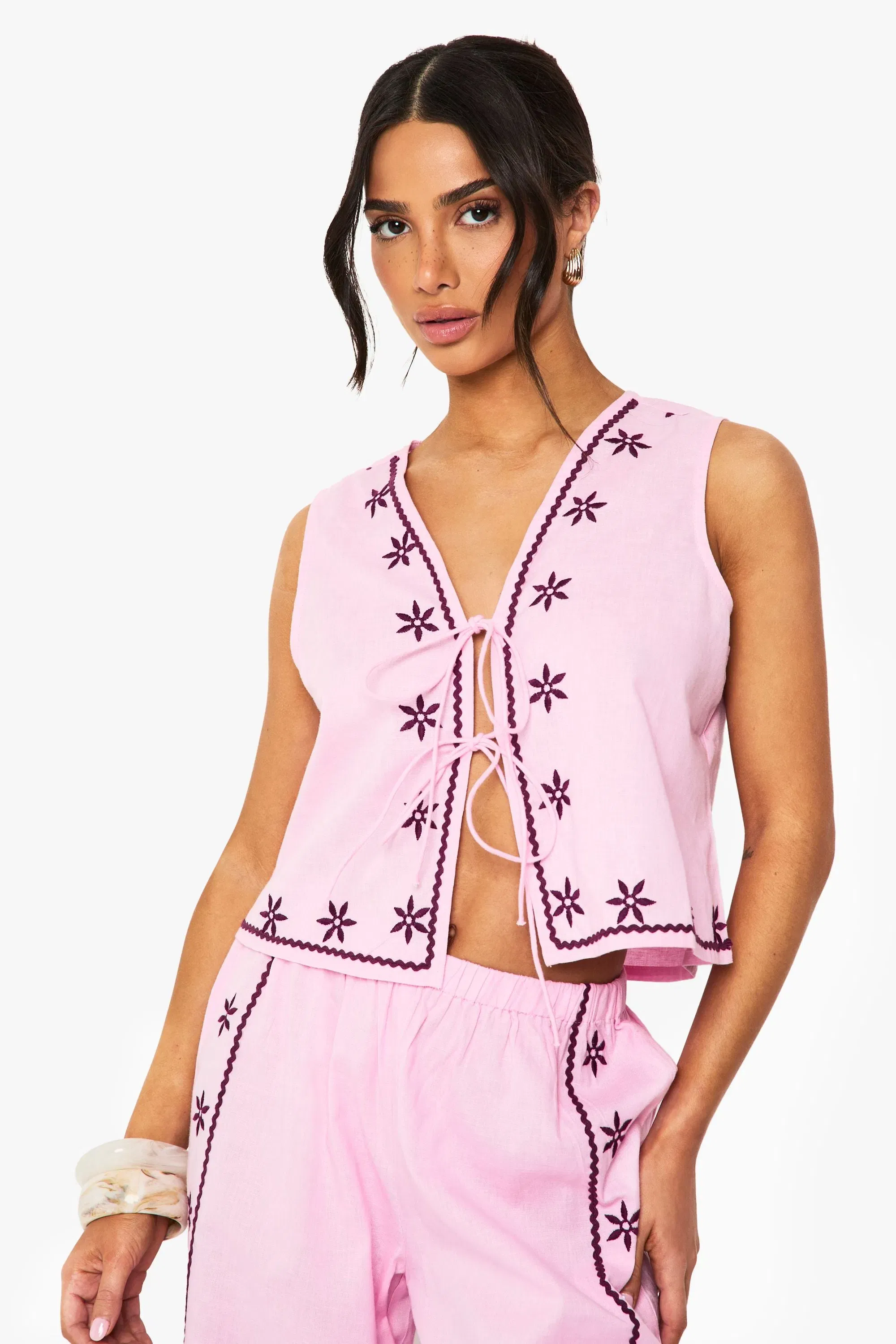 Petite Floral Embroidery Waistcoat