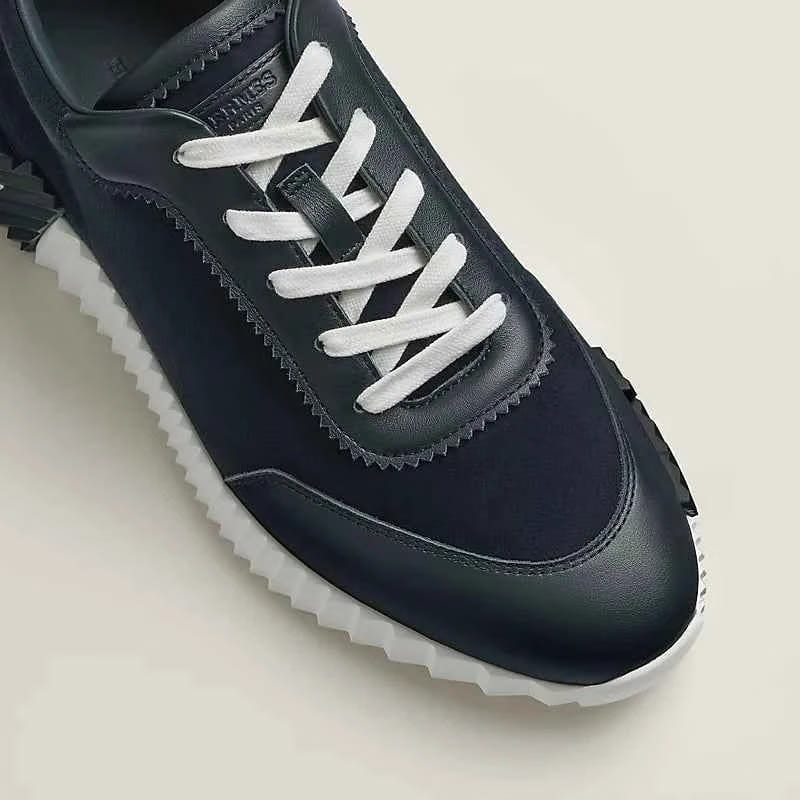 Bouncing sneaker